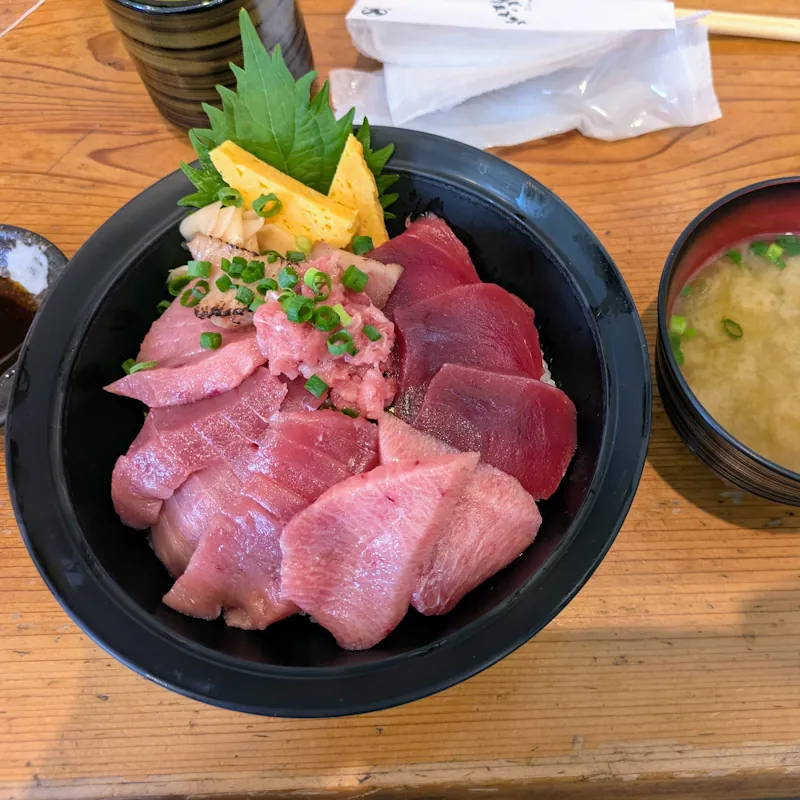マグロ丼